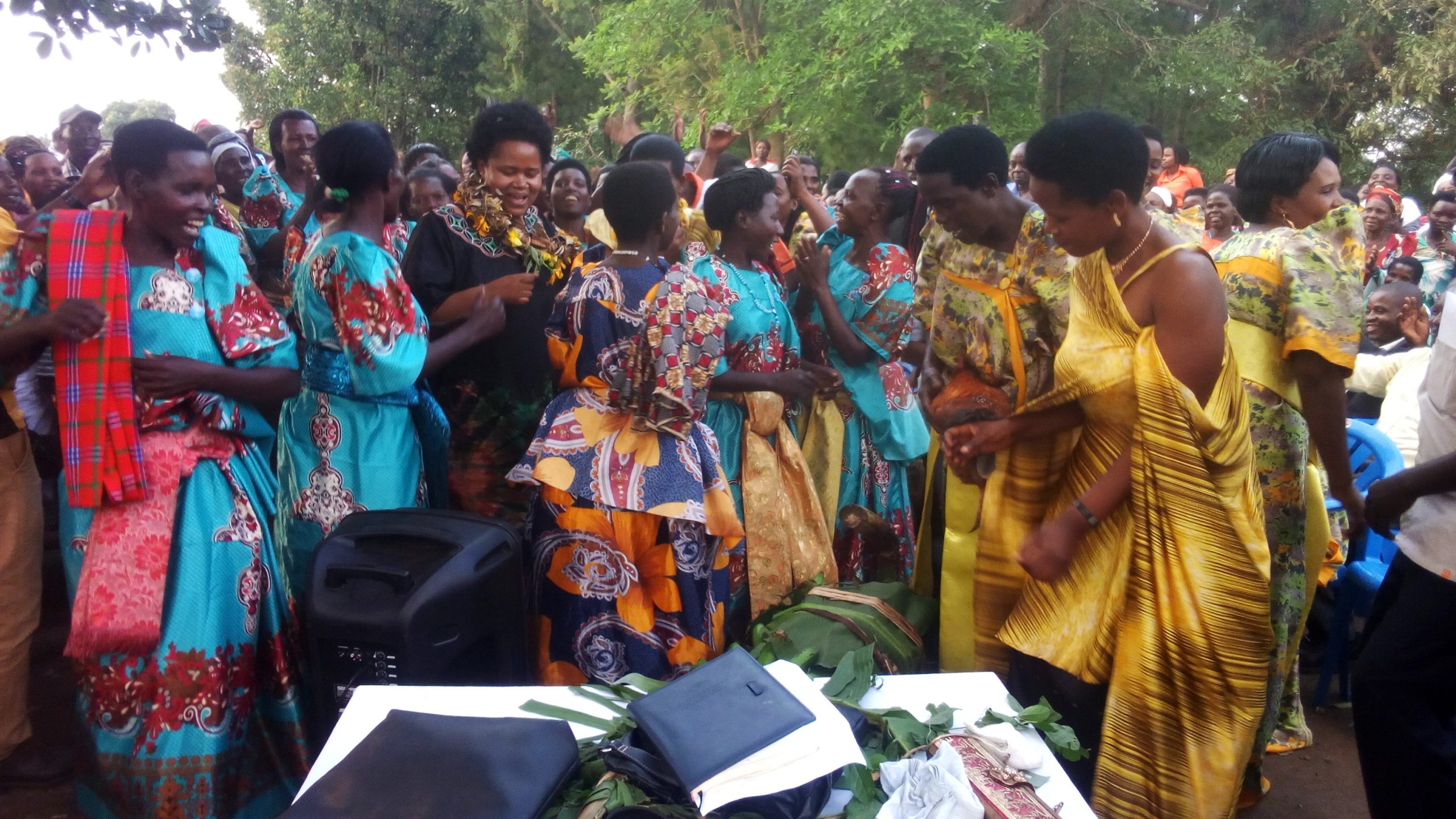 Read more about the article MP Janepher donates 1497 hoes to locals