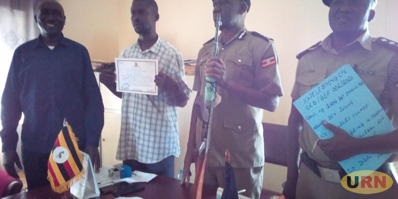 You are currently viewing Kapelebyong Man Surrenders Illegal Firearm