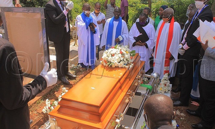 You are currently viewing Football legend Jimmy Kirunda buried