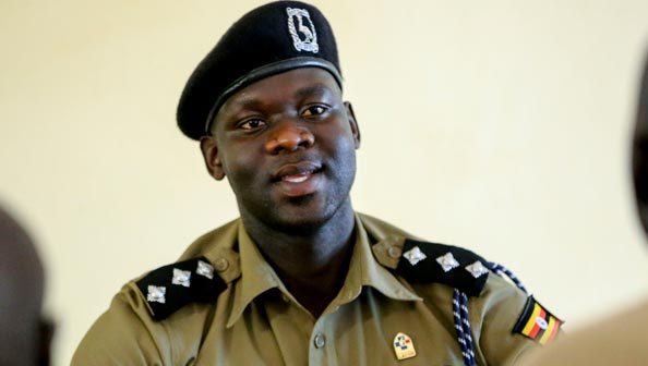 You are currently viewing Security guard arrested for impersonating police officer