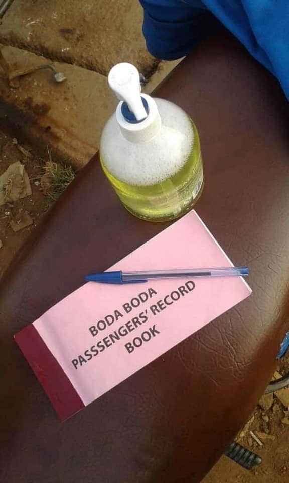 You are currently viewing Kagadi Boda Boda Riders Struggle to Maintain SOPs on Day two