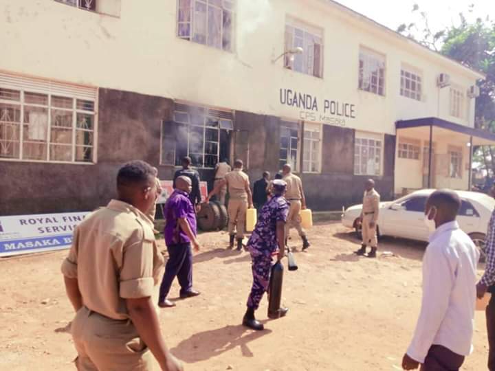 You are currently viewing Boda boda rider set self on fire inside police station, dies