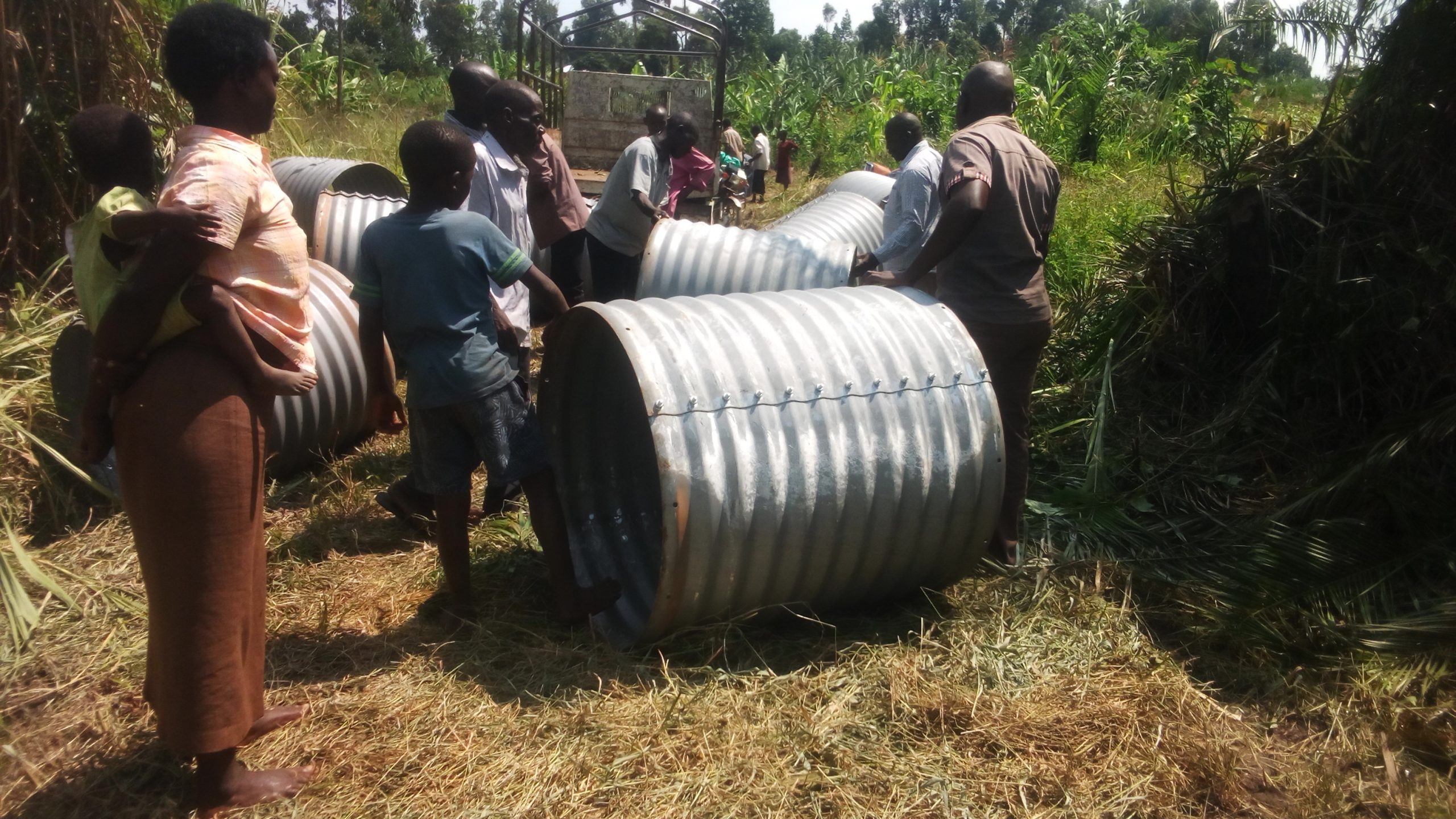 You are currently viewing Kagadi residents Resort to Communal Work to Address Road Challenges