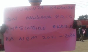 Read more about the article Kagadi NRM supporters protest over delayed election results