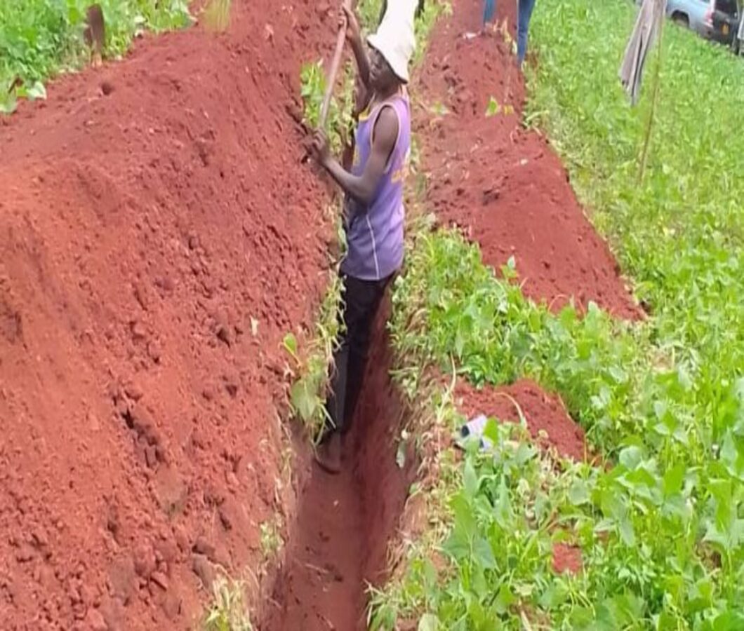 Read more about the article Authorities bitter as contractor delays to complete Kagadi piped water project