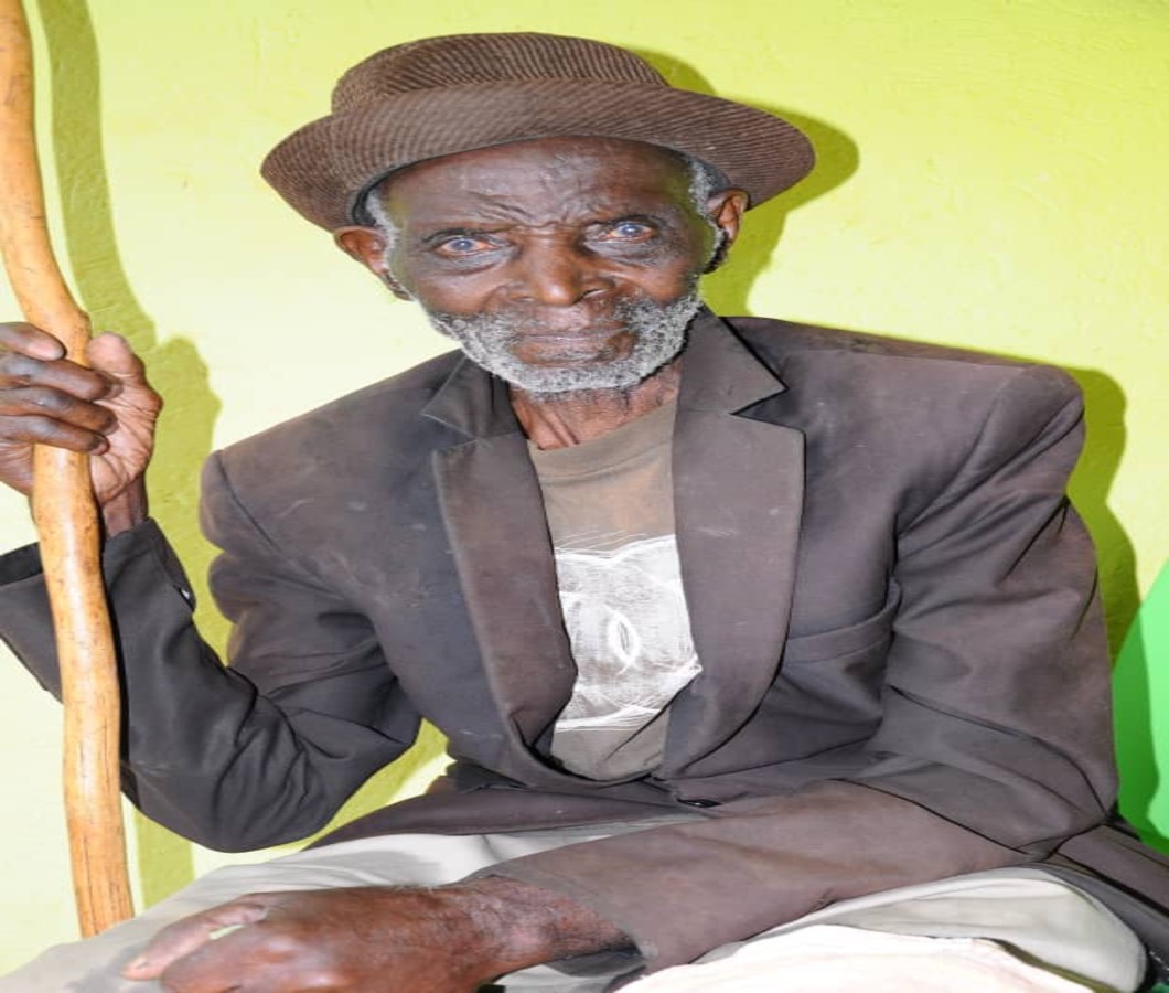 Read more about the article Father of MP Barnabas Tinkasimire dies at 115
