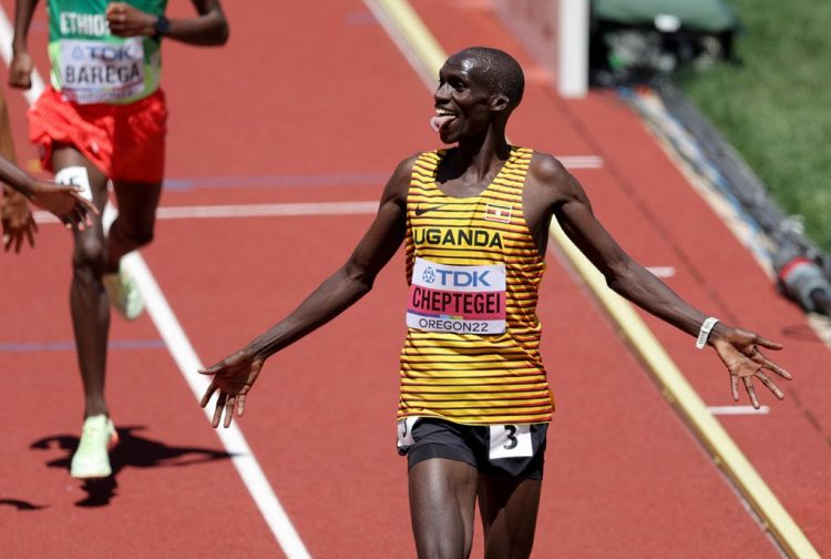 Read more about the article Cheptegei Retains 10,000m World Title in Oregon