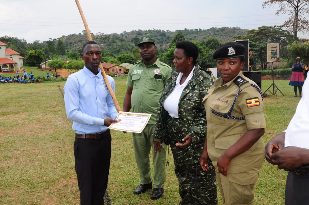 Read more about the article Stay away from unpatriotic social media users, Kagadi RDC tells youth