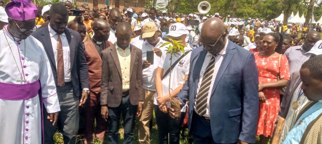 Read more about the article Bunyoro Premier Urges Nationwide Collaboration for Environmental Conservation