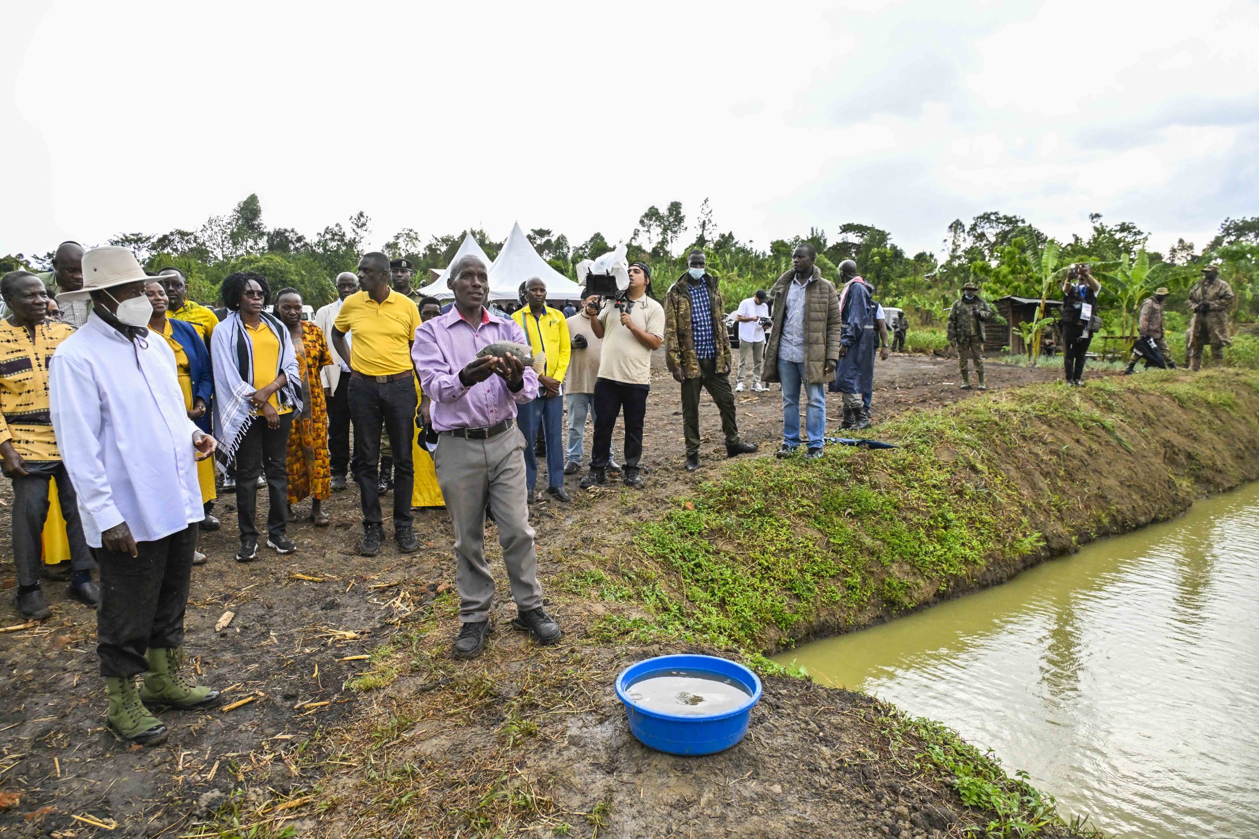 Read more about the article PRESIDENT MUSEVENI RALLIES PDM BENEFICIARIES TO TAKE FULL RESPONSIBILITY FOR THE FUNDS, EMBRACE FISH FARMING IN BUNYORO